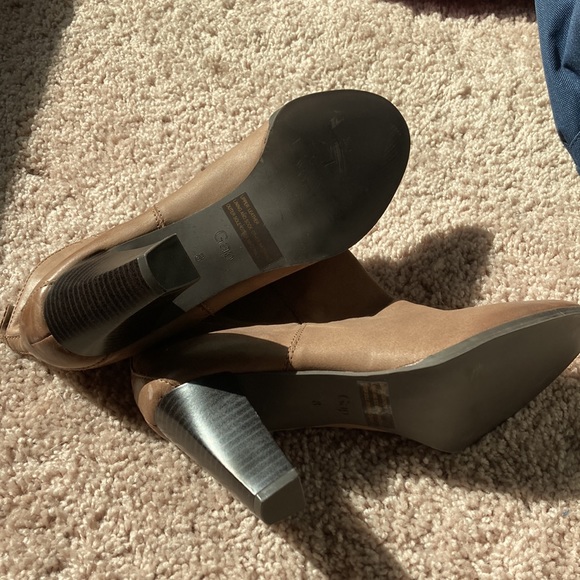 Gap heeled booties - Picture 3 of 3